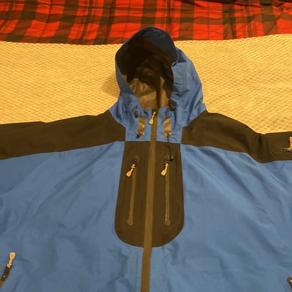 Cabela’s 2XL TALL water resistant jacket - Picture 2 of 10